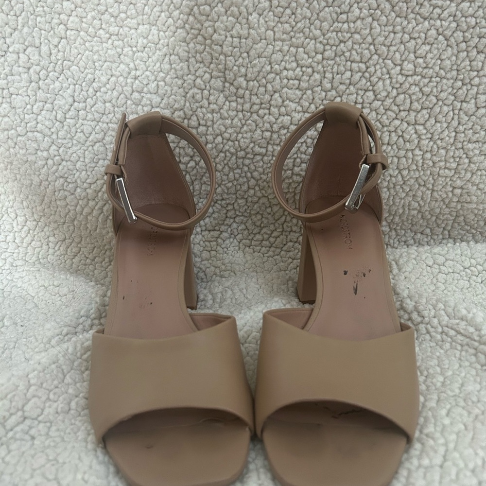 Elegant Tan Women's Sandals